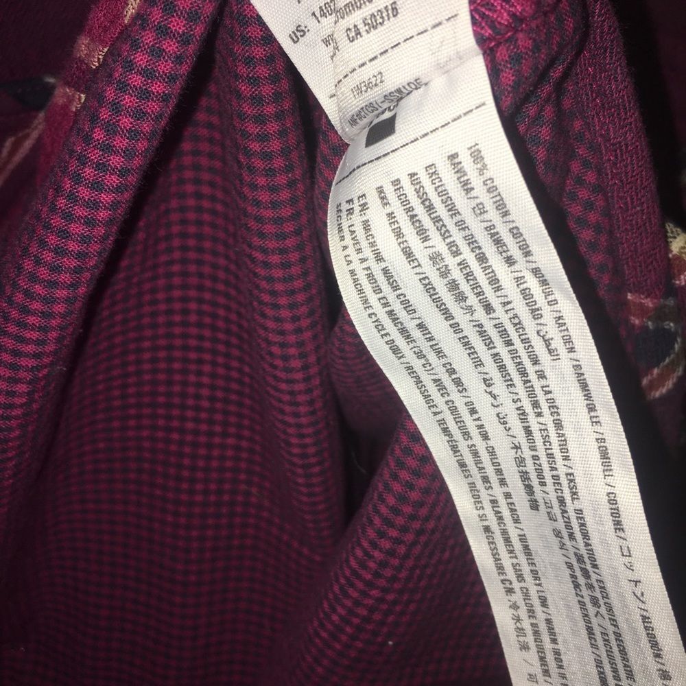 — Abercrombie & Fitch — Stylish ButtonUp Plaid Top - Picture 5 of 9